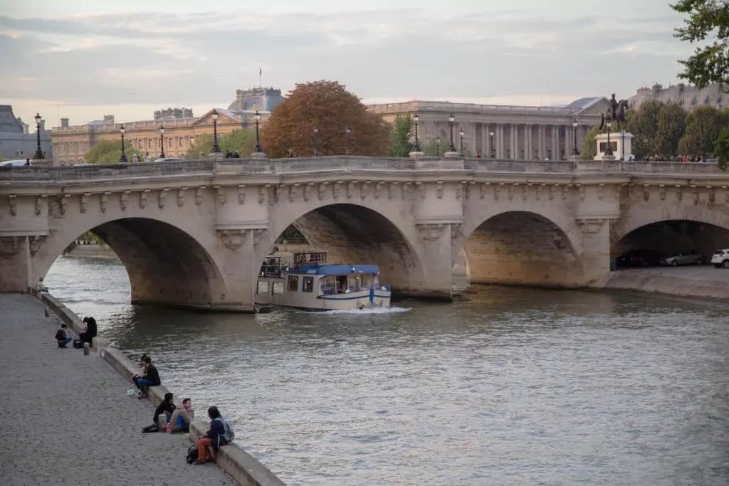 Just Renovated 138m2 On The Seine - photo 14