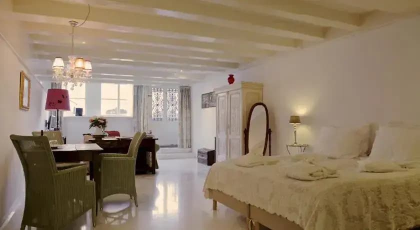 Bed & Kitchen - photo 4