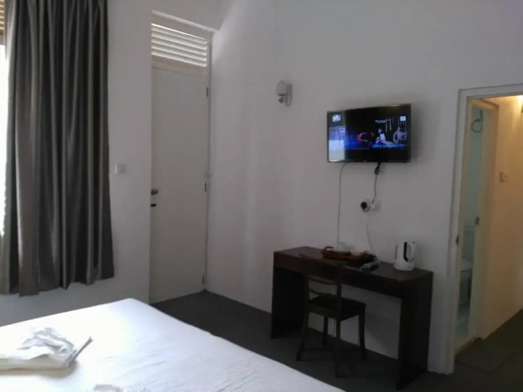 West Inn Colombo - photo 21