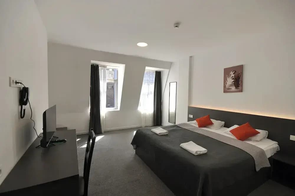 Median Inn - photo 2
