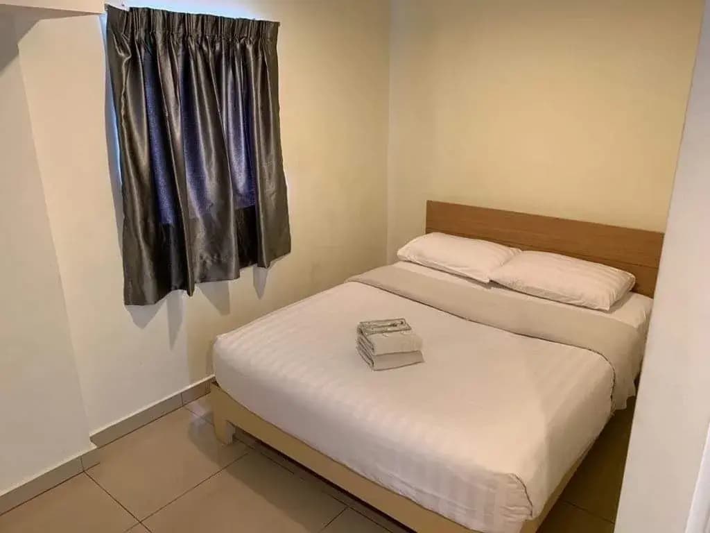 Columbia Hotel - photo 6