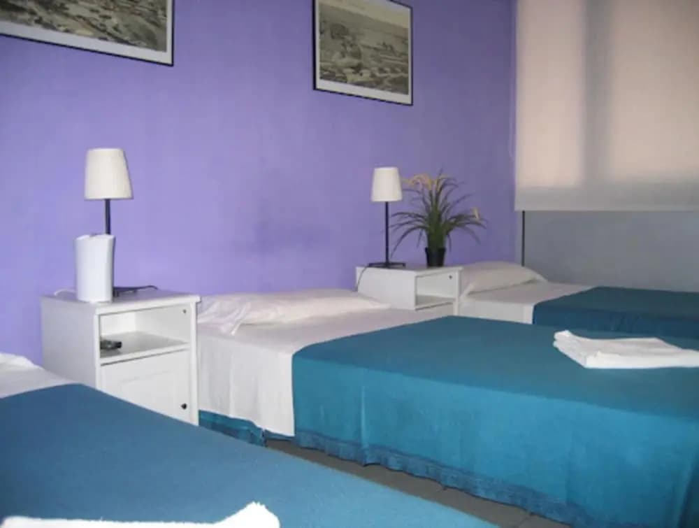 Hostal Elkano - photo 2