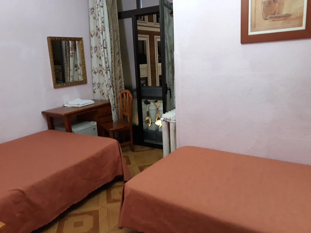 Hostal Fuentesol - photo 4