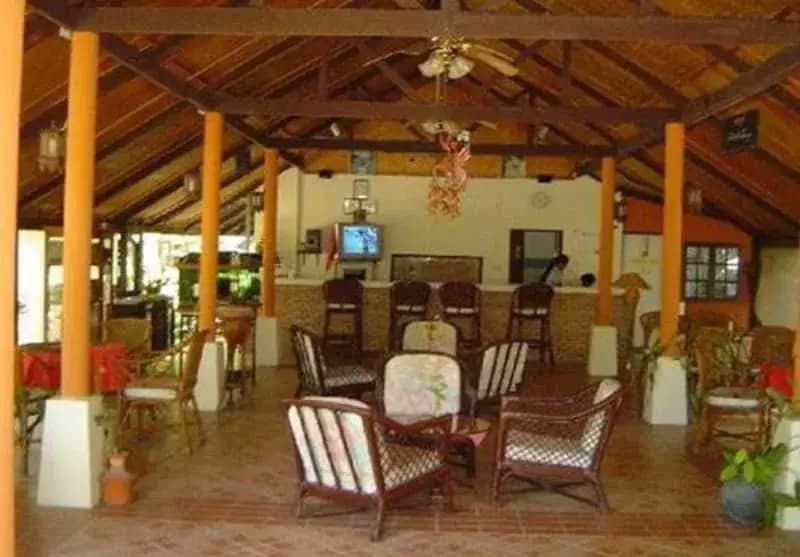 Harry's Bungalows & Restaurant - photo 27