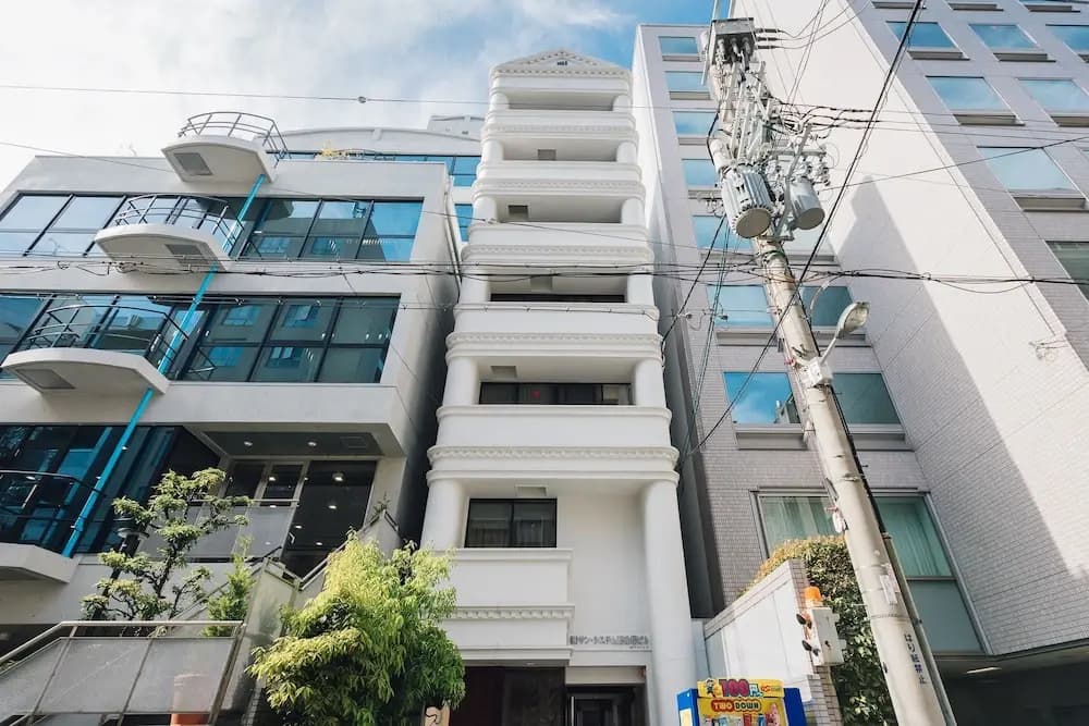 Higobashi AFP Luxury Apartment - photo 1