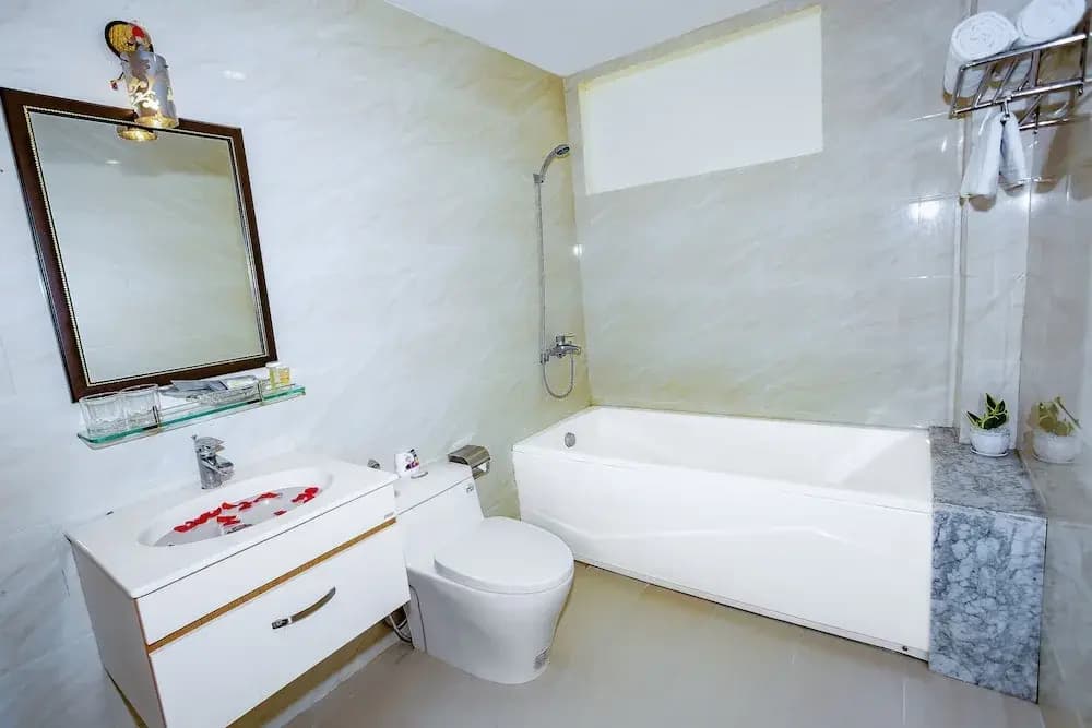 East Sea Hotel - photo 9