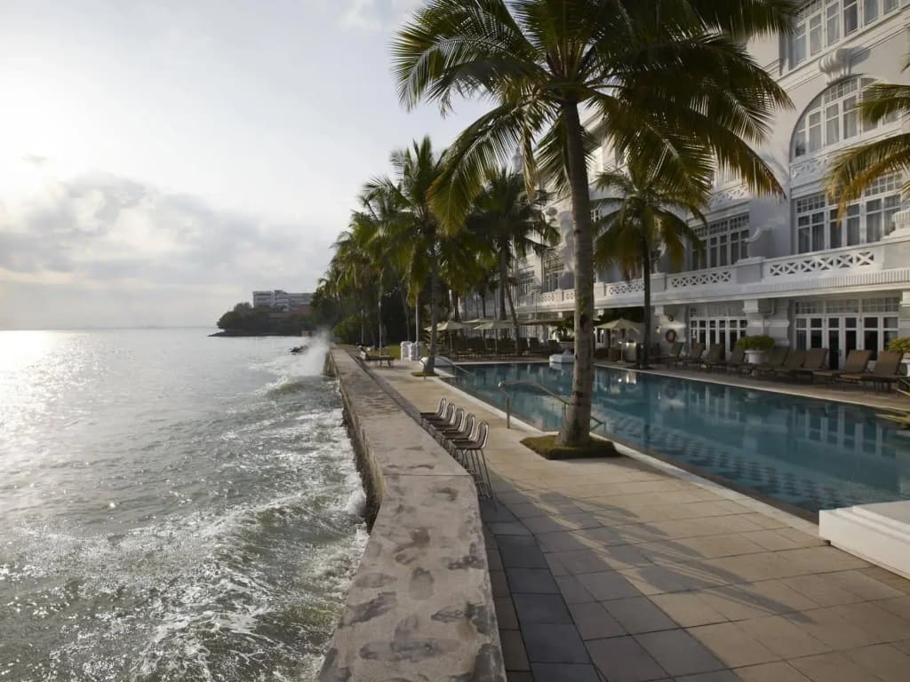 Eastern And Oriental Hotel - photo 24