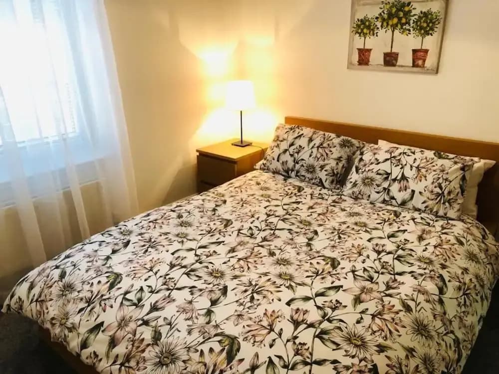 Remarkable 2 Bed Apartment in Edinburgh - photo 3