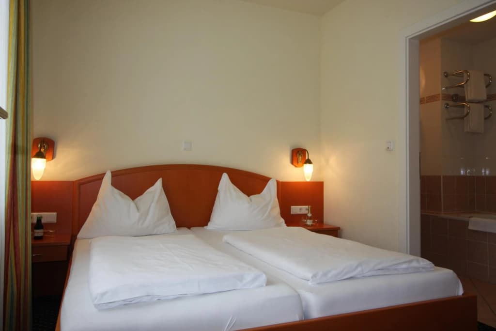 SUITE HOTEL 900m ZUR OPER - photo 19