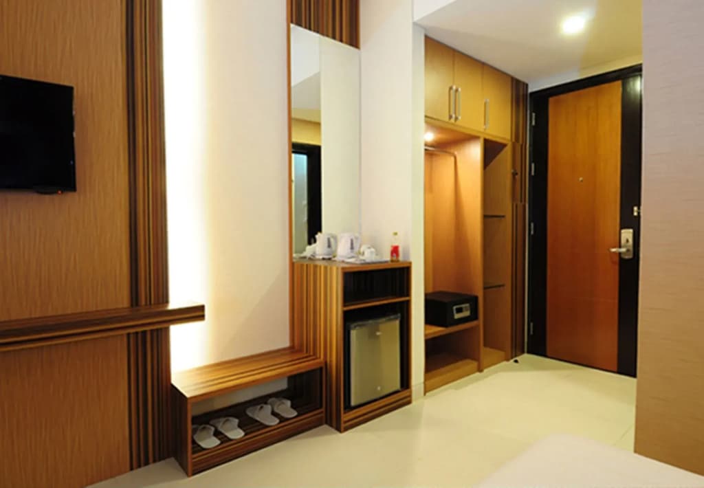 Lynt Hotel Jakarta - photo 6