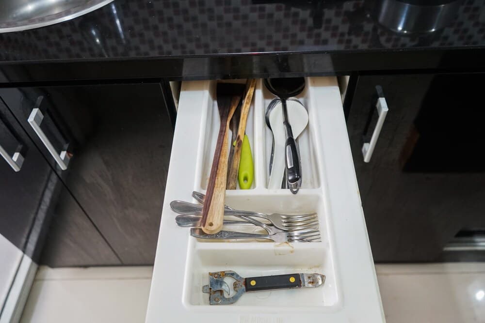 Comfy and Clean 2BR Green Pramuka Apartment - photo 17