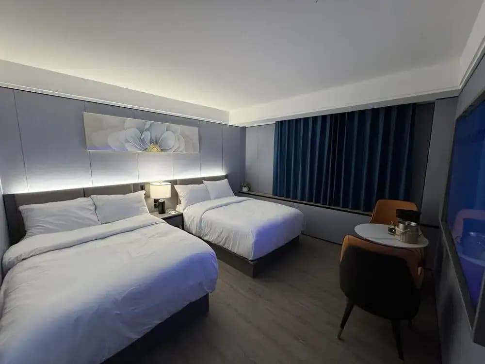 Ly New York Hotel - photo 4