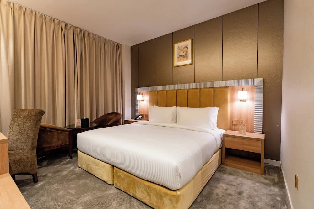 Luxe Grand Hotel - photo 3
