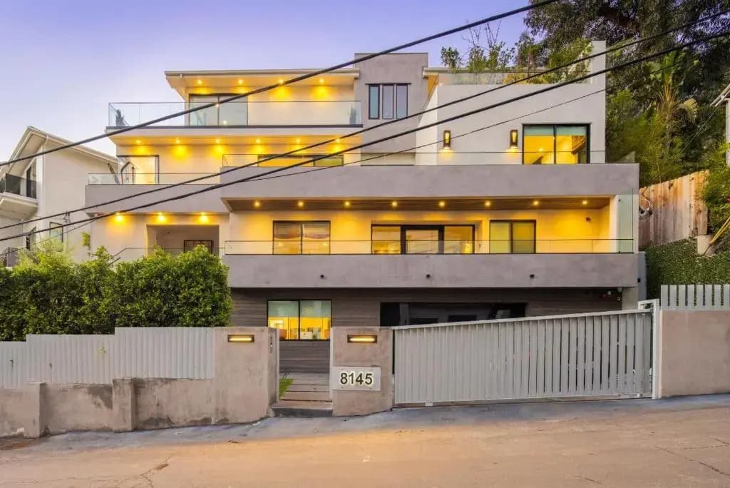 Willow Glen - Hollywood Hills Multi-level Villa With Theater & Pool - photo 24