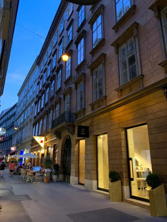 KH Apartments Stephansplatz - photo 1