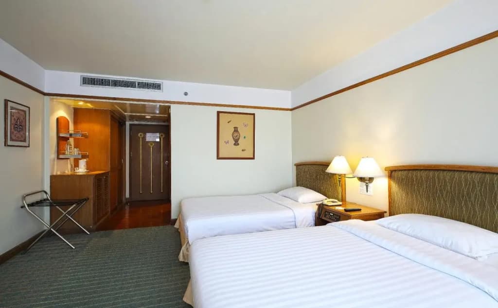 The Royal City Hotel - photo 5
