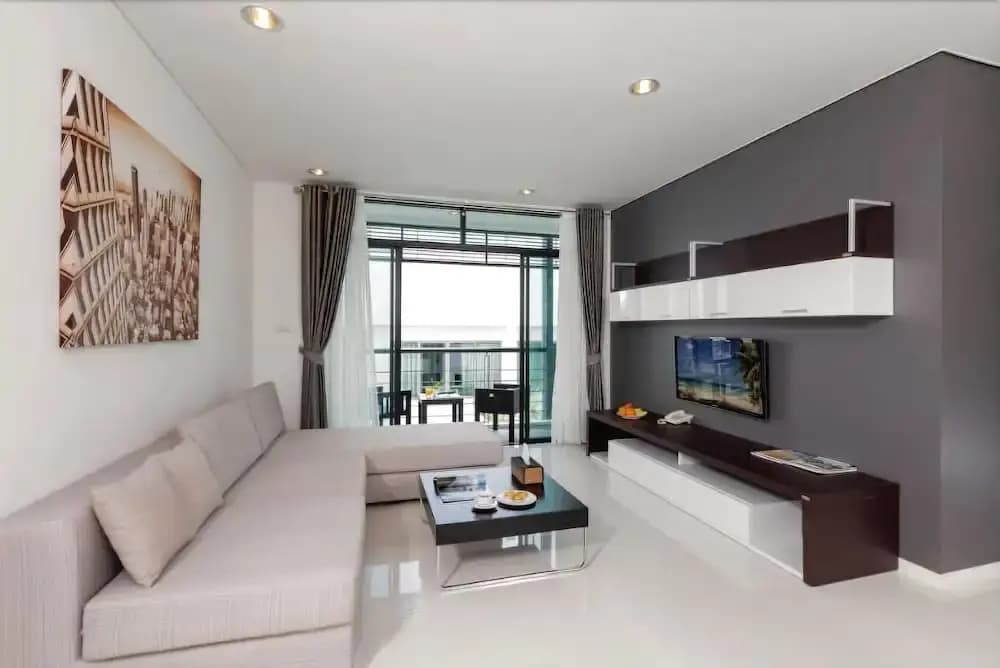 Regent 15 Condo - photo 4