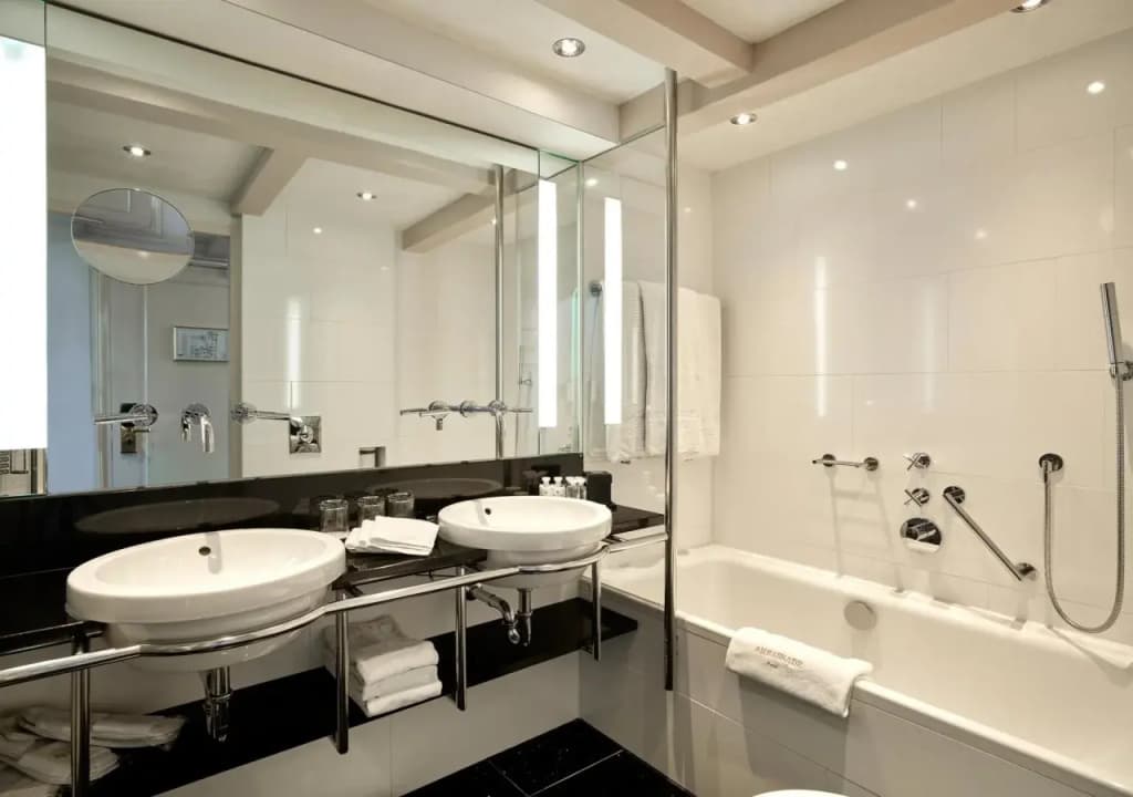 Ambassade Hotel - photo 9