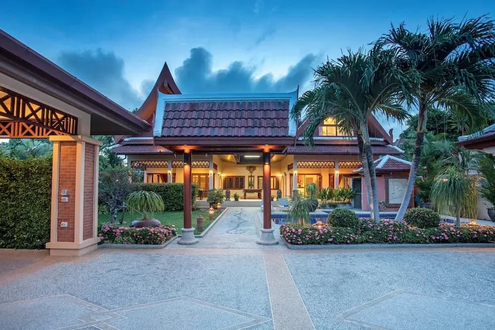 Blissful Villa Felicity with Ample Space - photo 36