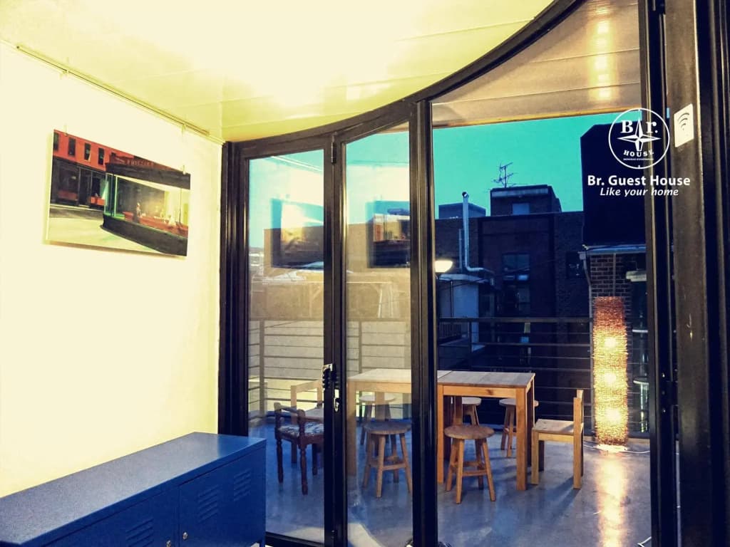 Br. Guesthouse Hongdae - photo 16