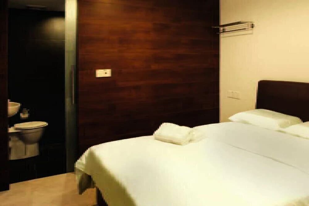 Day Cocoon Hotel - photo 6