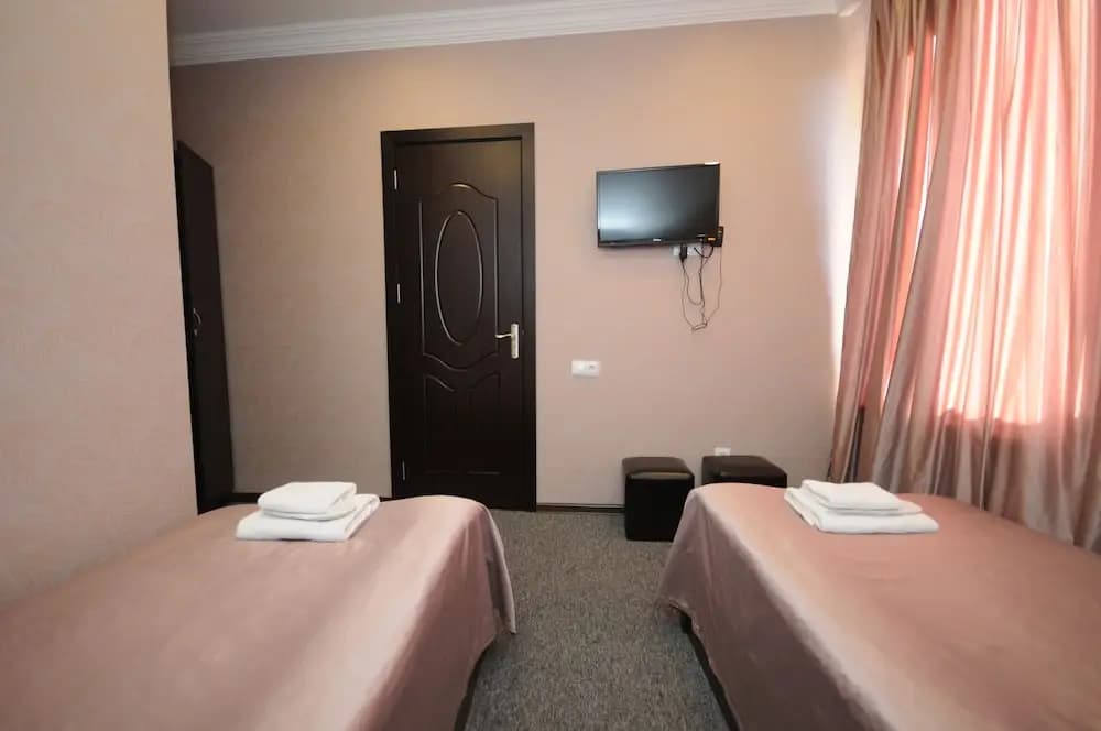 Hotel 7 Rooms - photo 6