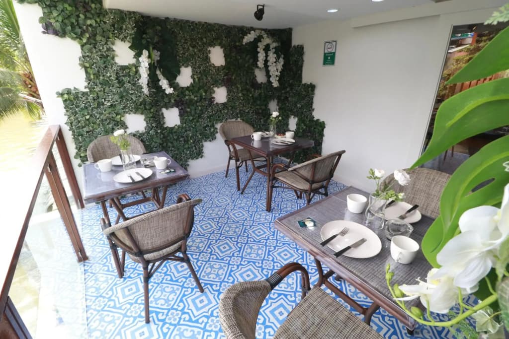 The LOL Elephant Hostel - photo 13