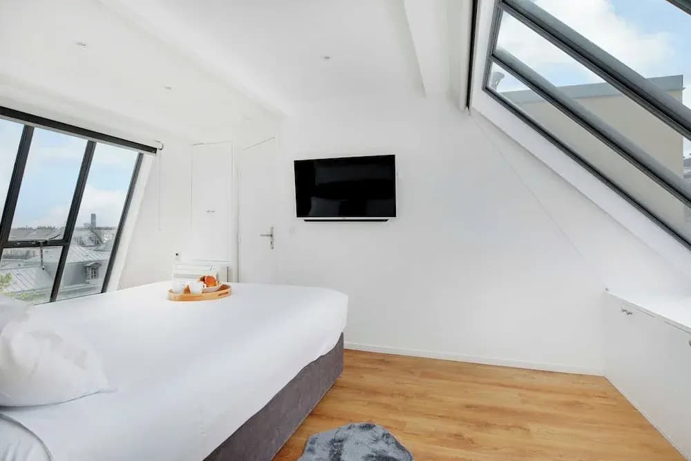Exceptional Triplex With Terrace - Montmartre - photo 4