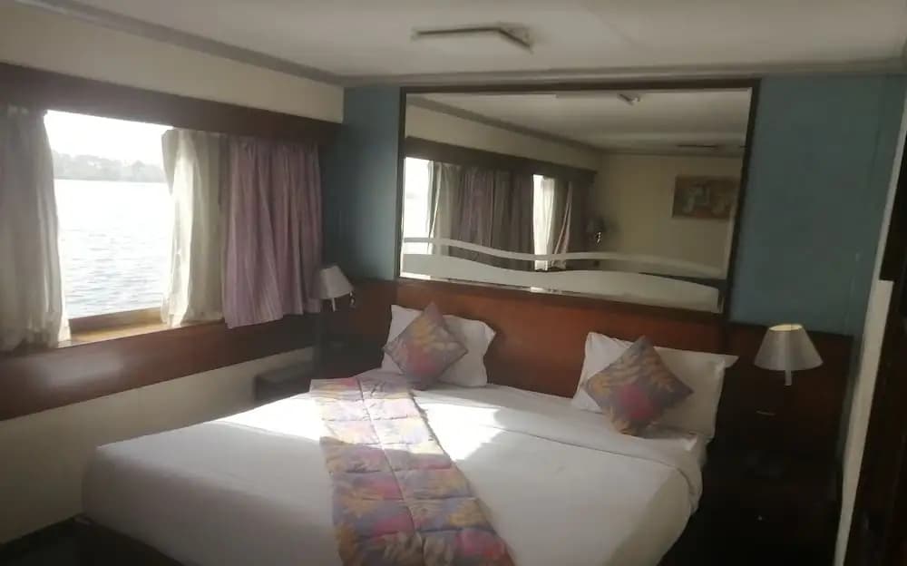Mimi and Diamond Hotel - photo 4