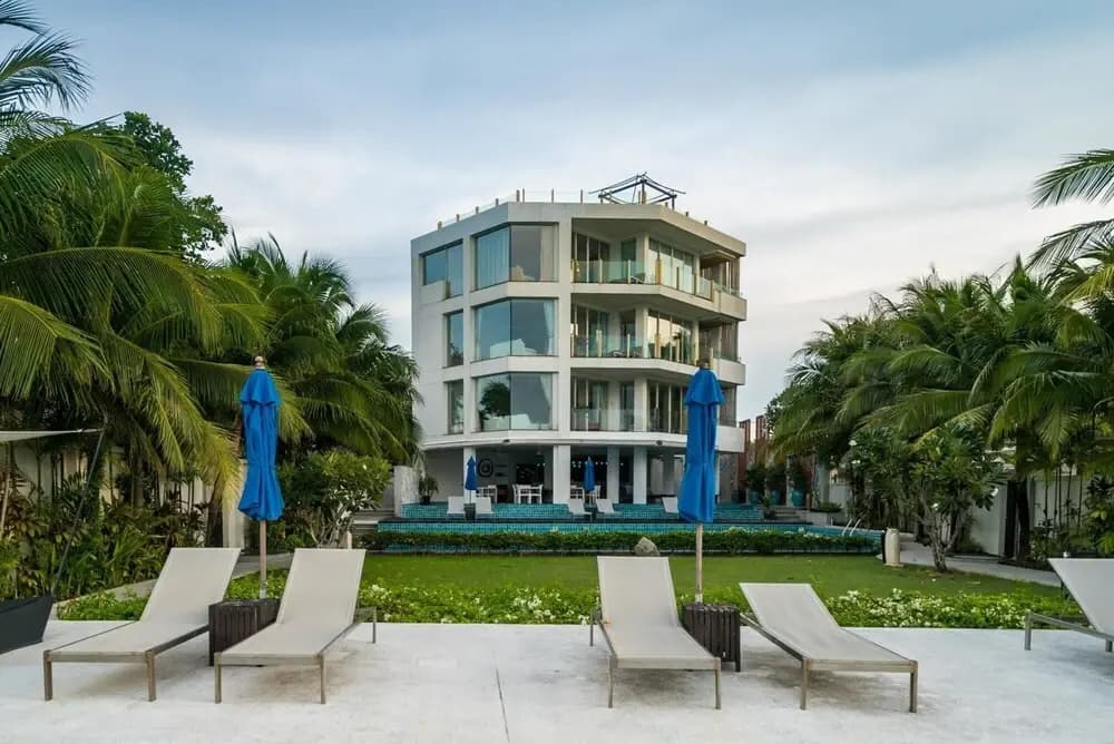 Beachfront Apartment - Walk in the Sand - photo 18