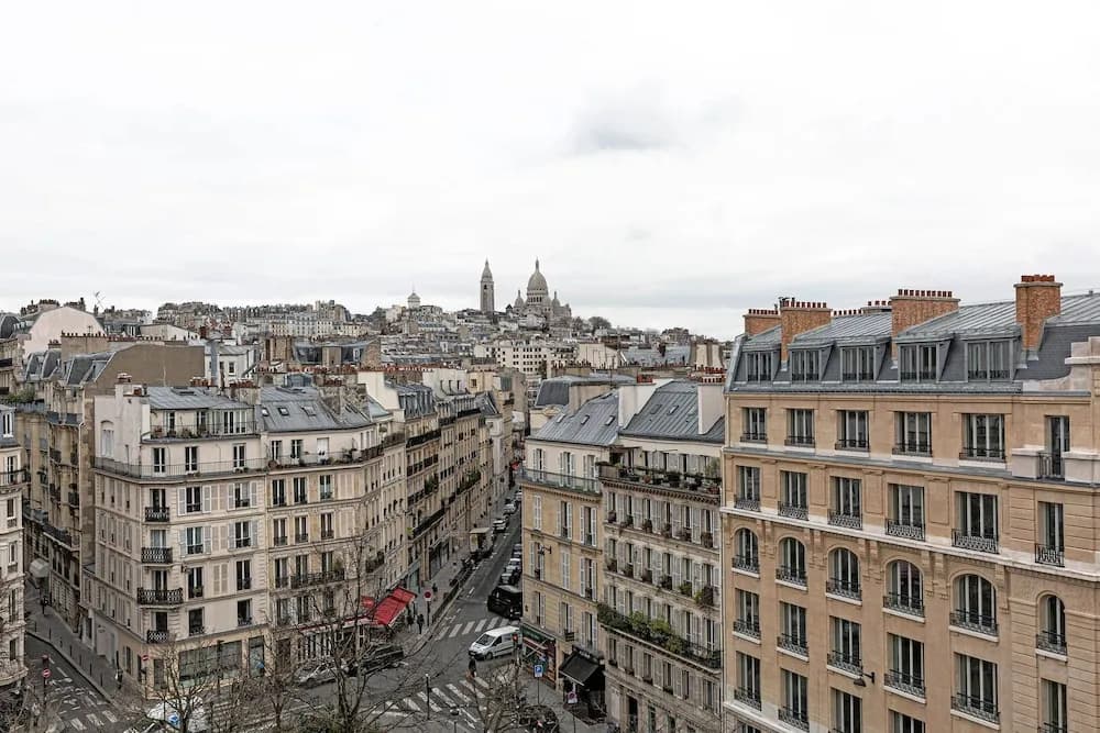 Views to Montmartre - photo 13