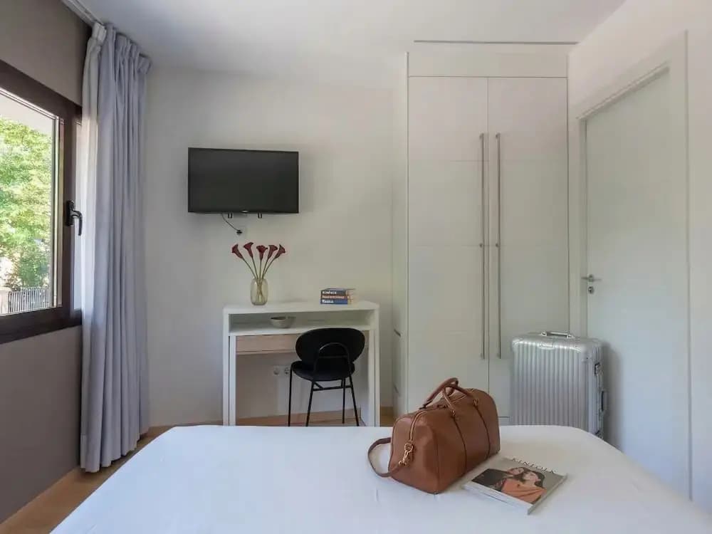 Limehome Barcelona Carrer de Fontcoberta - photo 23