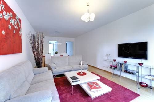 Voltaire Apartments - photo 2
