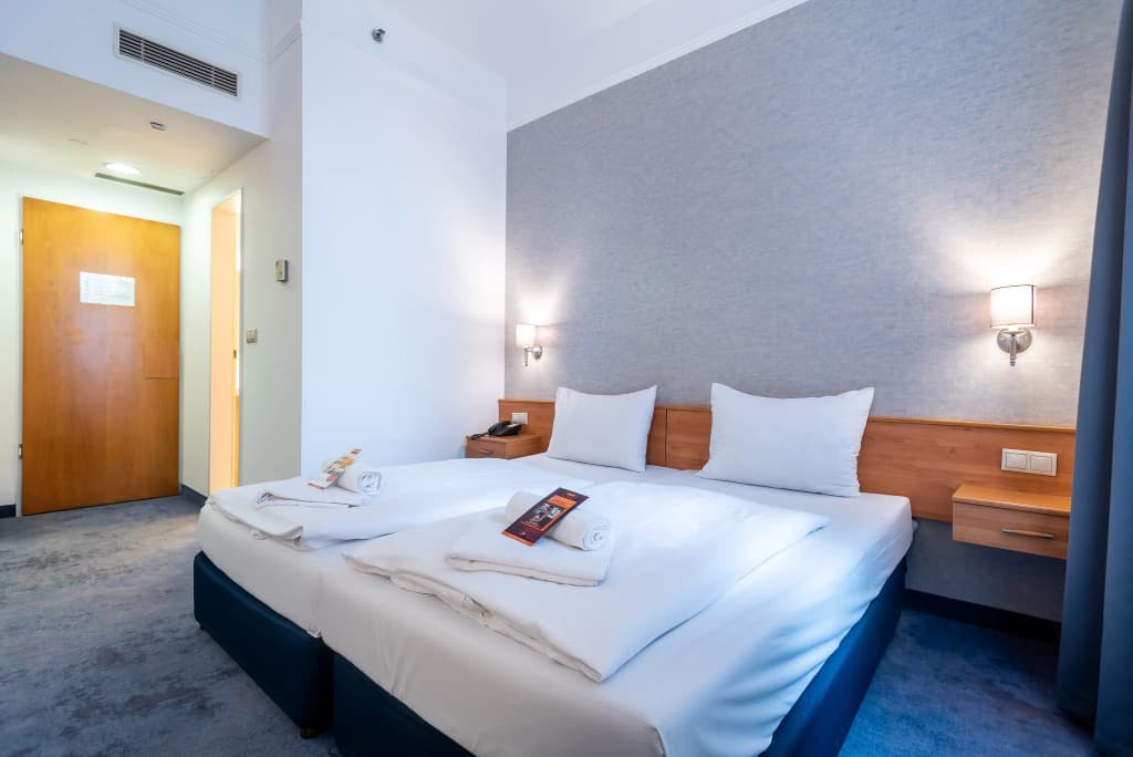East City Hotel - photo 4