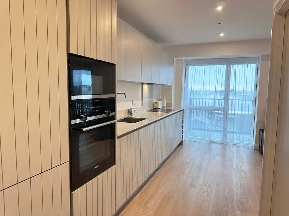 Excel London Gateway Apartments - photo 3