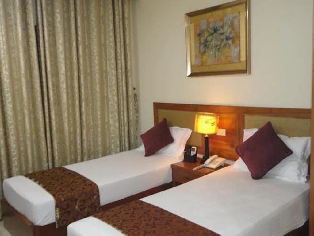 B Hotel - main photo