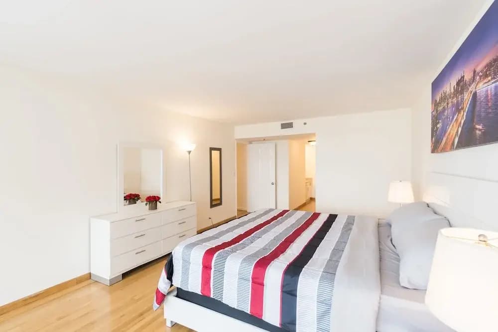 Glamorous 3 Bedroom with a View - photo 4