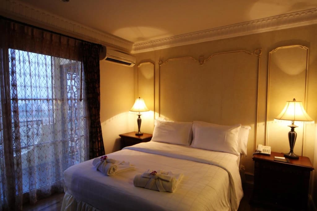 Four Seasons Place - photo 3
