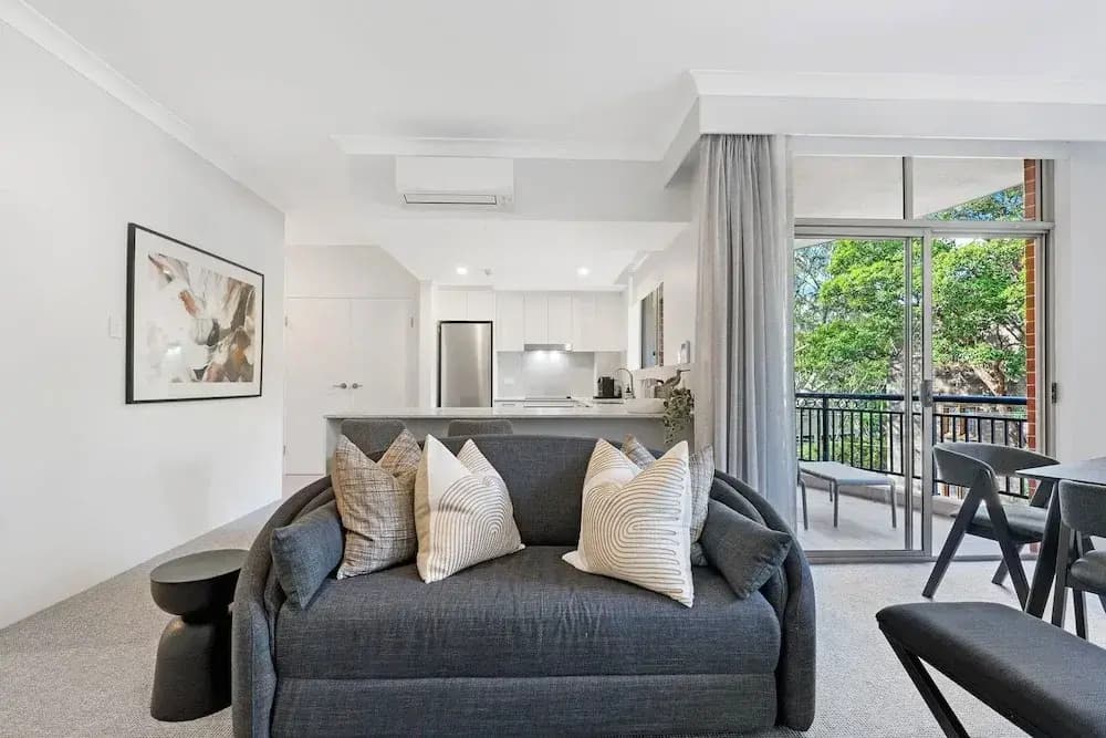 Kozyguru | Camperdown | Cozy 2-Bed Apt + Parking - photo 6
