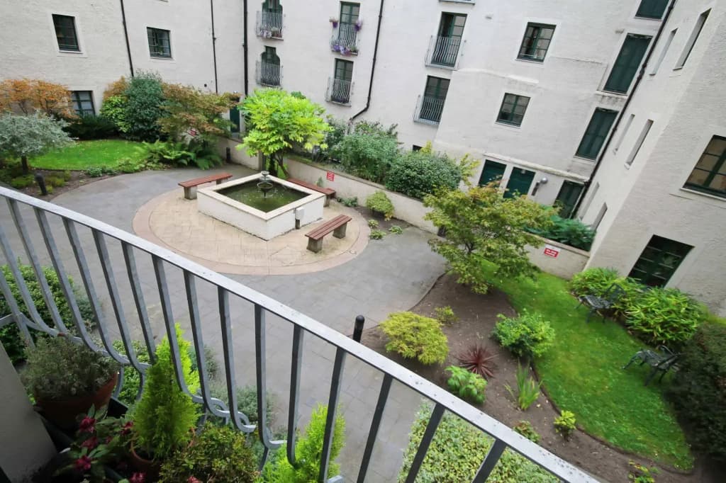 Tony Asga Apartments - Coady Apartment - photo 12