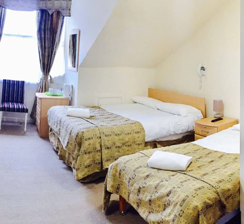 Merith House Hotel - photo 2
