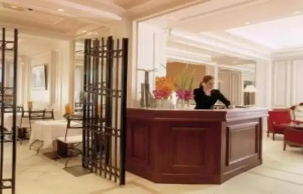 Hotel Unic Renoir Saint Germain - photo 2