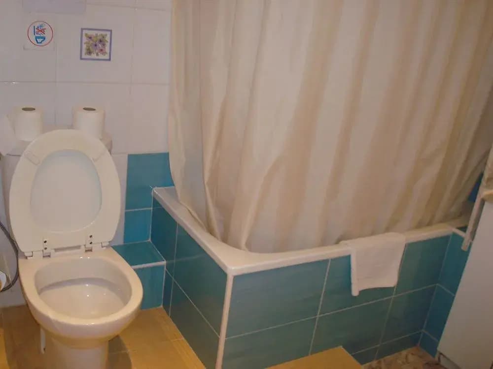 Hostal Rembrandt - photo 9