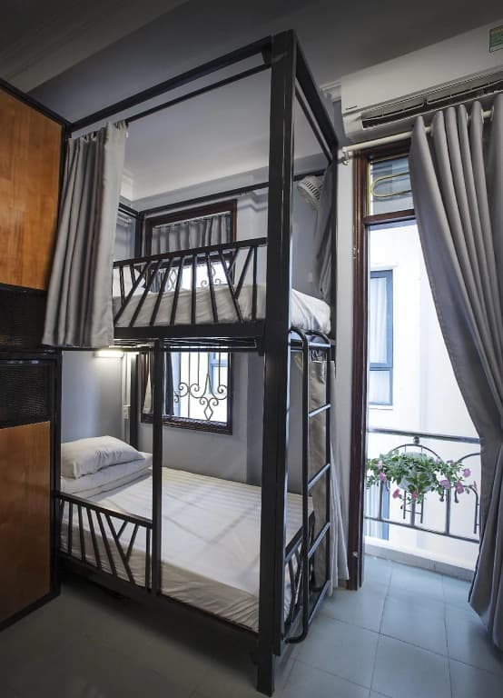 The Chi Novel Hostel - photo 12