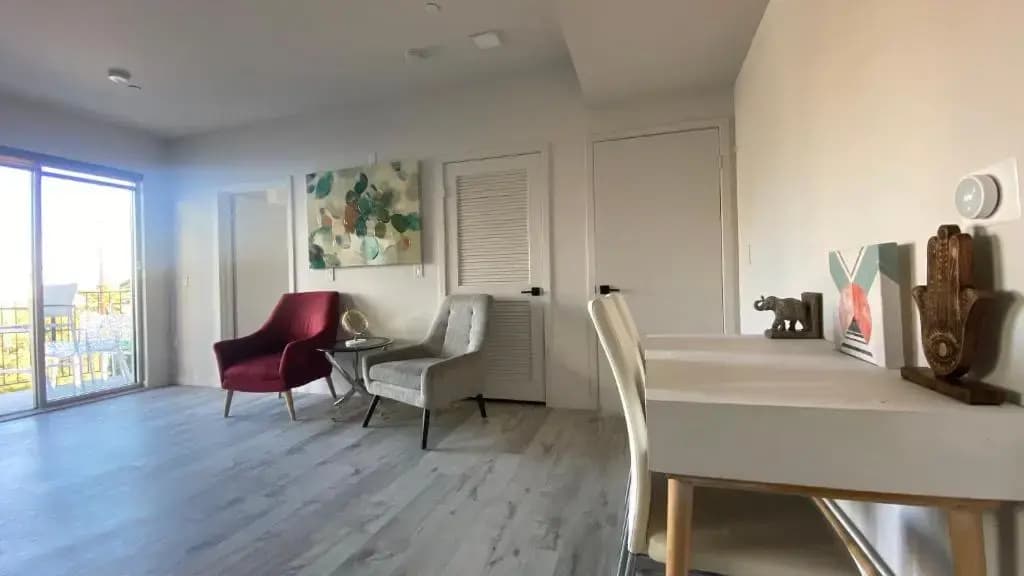 Gorgeous View 2bd 2ba Apartment in Hollywood - photo 2