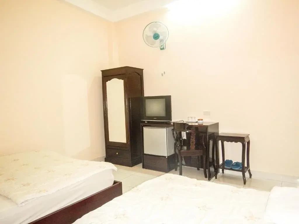 Yellow Hotel - photo 5