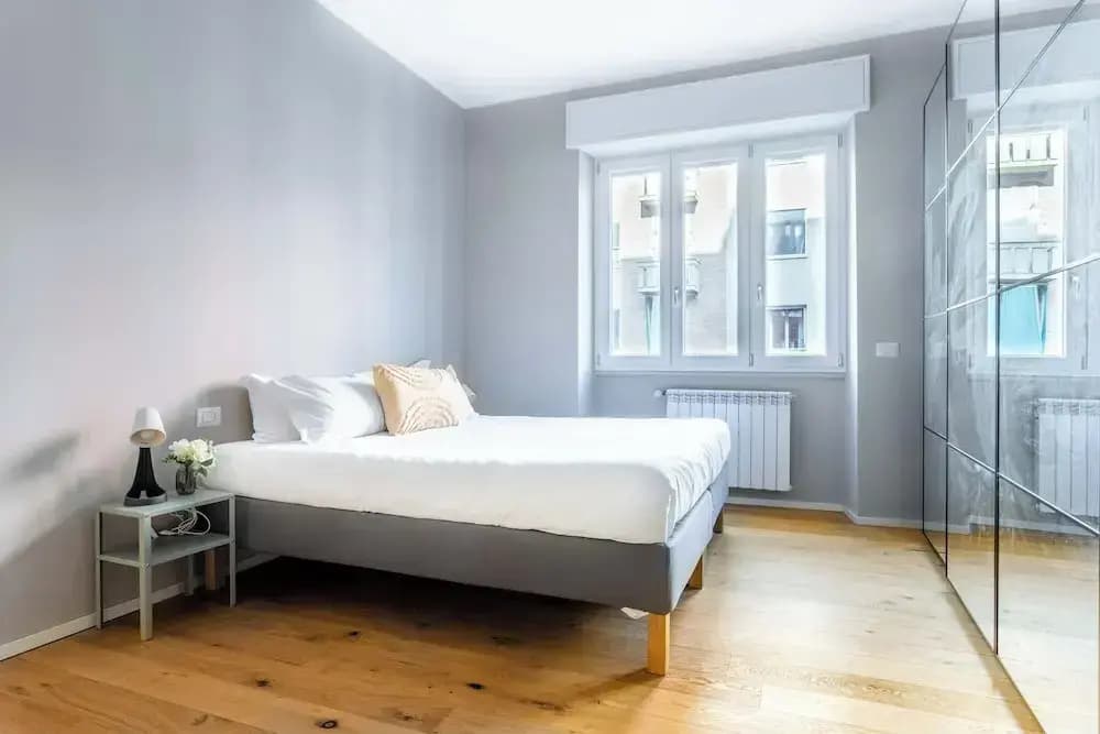 Charming flat with desk - photo 4