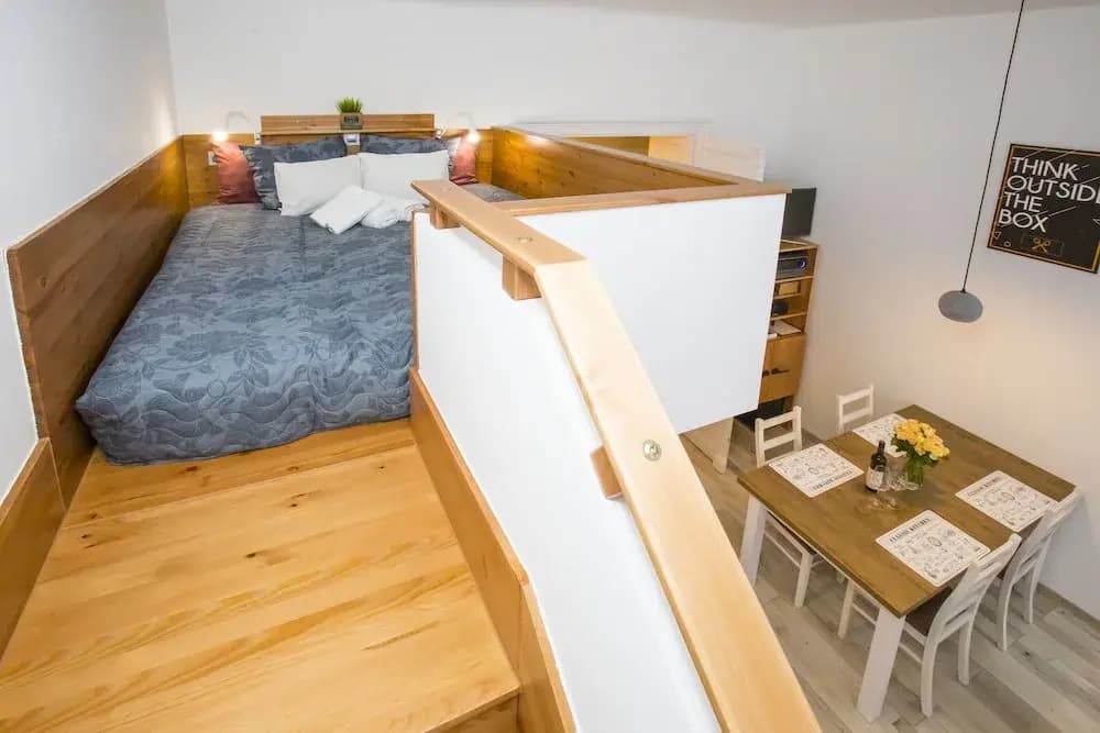 Wood and Light Apartment - photo 9