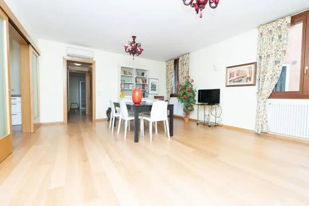 Lagoon Apartments - photo 10