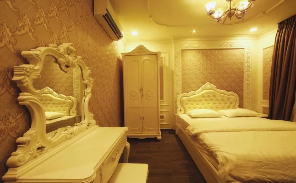 Royal Hotel - photo 8